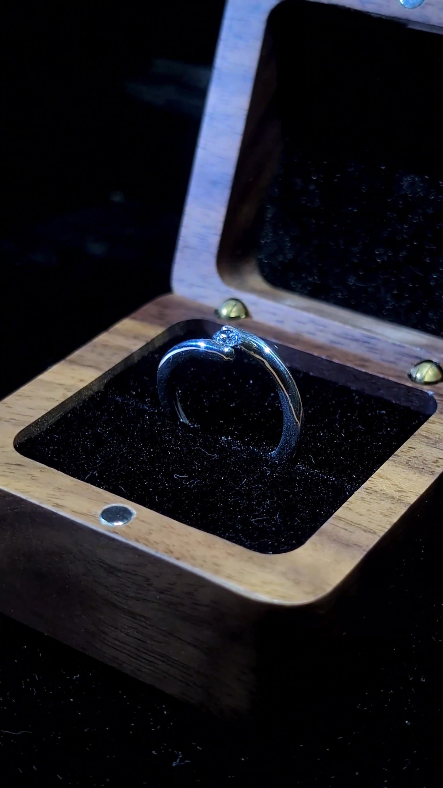 Anillo Tensión Fino · Plata de Ley 925 · 2 mm