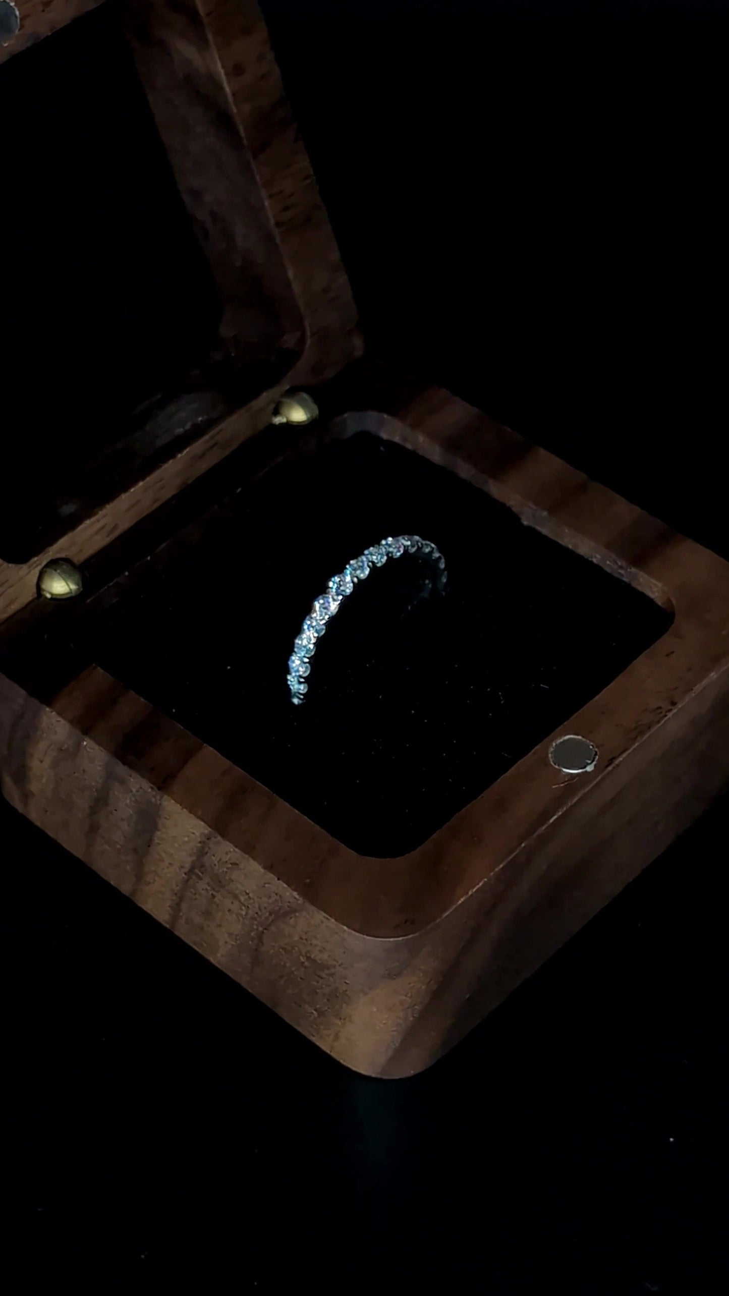 Anillo Eternity · Plata de Ley 925 · 2 mm