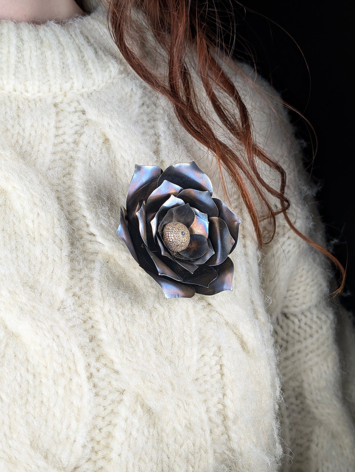 Broche Flor · Plata de Ley 925 y Titanio