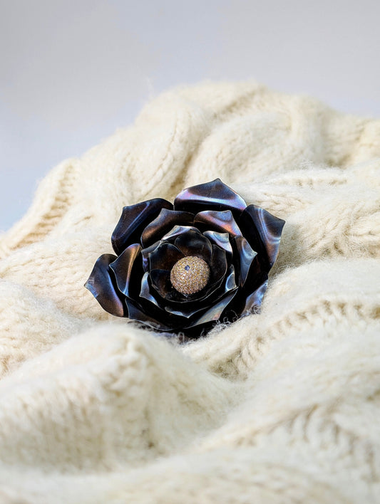 Broche Flor · Plata de Ley 925 y Titanio
